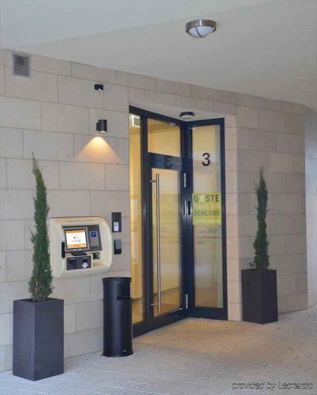 Gaestehaus Am Schloss 3* Шветцинген
